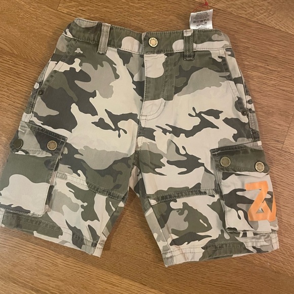 Zadig and Voltaire Boy shorts, age 5 - Picture 3 of 4